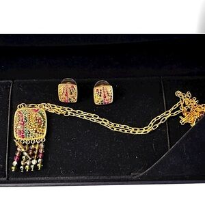 Stunning Swarovski earring and necklace set